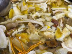 -菌之家·专业纯野生菌火锅·特色炒菌