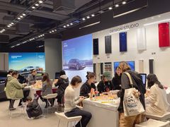 -TESLA 特斯拉(上海太古汇体验店)