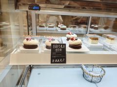 面包甜点陈列柜-分子跳动鲜活面包(五一大道店)