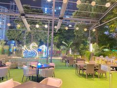 -深圳温德姆至尊酒店·大堂吧·户外花园