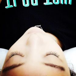 米卡美甲沙龙-EMILY艾枚莉美甲美睫·美颜·现磨咖啡