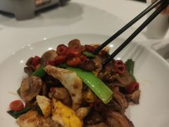 -鱼鲜饭香·招牌汽锅剁椒鱼头王