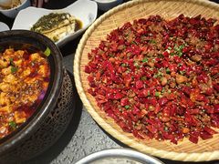 -万重锦·人文川菜馆(骡马市店)