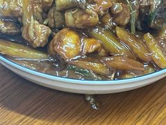 -胡子饮食店