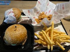 -The Habit Burger Grill 哈比特汉堡(复兴soho店)