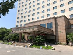 -山明水秀大饭店