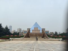 -上海市龙华烈士陵园