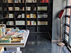 -钟书阁(松江泰晤士小镇店)