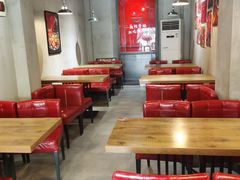 -愉肴麻辣香锅(中山路店)