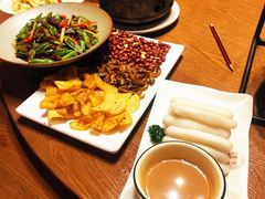 -老滇山寨•云南特色菜•地方菜•民族风情歌舞表演(金碧店)