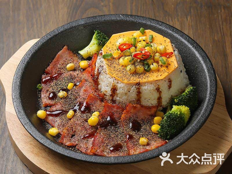 三个大叔黑椒牛肉饭 芝士培根hi饭                 姜鑫哲