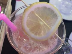 -樱花里音乐餐吧·牛扒椰子鸡(东圃店)