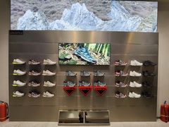 -SALOMON萨洛蒙(北京王府中环店)