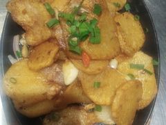 -阿瓦山寨·湘菜现炒·剁椒鱼头王(咸阳总店)