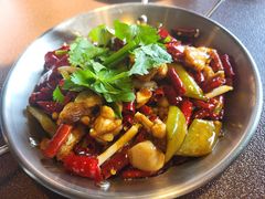 -曼听小寨海鲜烧烤·大连辣炒大王(盖州街店)