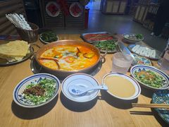 -洱火云南酸菜牛肉火锅(石景山当代商城店)