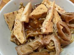 -松树干拌面店