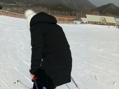 -十三陵雪世界滑雪场