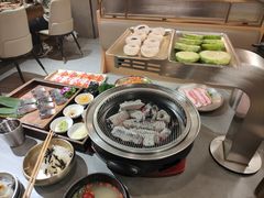 -围炉肉舍•炭烤活鳗•丹东海鲜烤肉(步行街店)