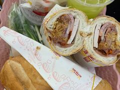 -Bánh Mì Huynh Hoa