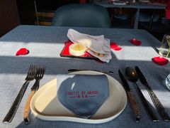 -弦月窗LUNETTE BY AMANDA(复兴路店)