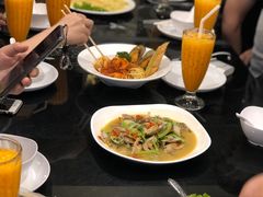 -J Daeng Seafood