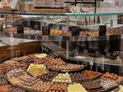 -Laderach 莱德拉(上海环贸iapm店)