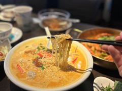 -大头虾越式风味餐厅(光明广场店)