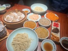 -裕兴记•蟹黄面馆(人民广场店)