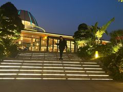 -茅草房·河畔园林火锅
