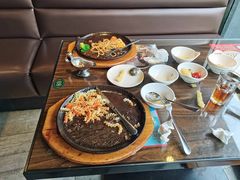 -豪享来中西餐厅(延安东路店)