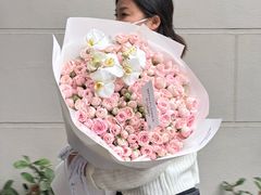 -何兮花店·气球派对鲜花店(马桥银春路万科城店)