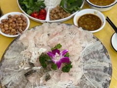 -官塘陈记鱼生·潮汕砂锅粥·牛肉火锅(潮枫路总店)