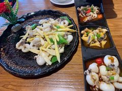 -东来菜馆•手抓海鲜家常菜•海鲜锅贴(鸽子窝店)