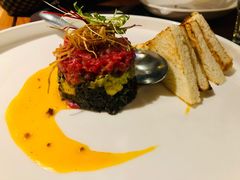 牛肉塔塔配牛油果黑橄榄酱-Solo(衡山路店)