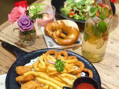 小食拼盘-威克特披萨汉堡