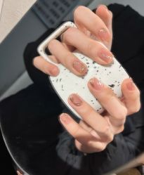 -悦指间美甲美睫