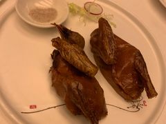 玻璃皮润烧乳鸽王-富力丽思卡尔顿酒店·丽轩中餐厅