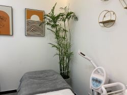 -柒朵科技美肤中心