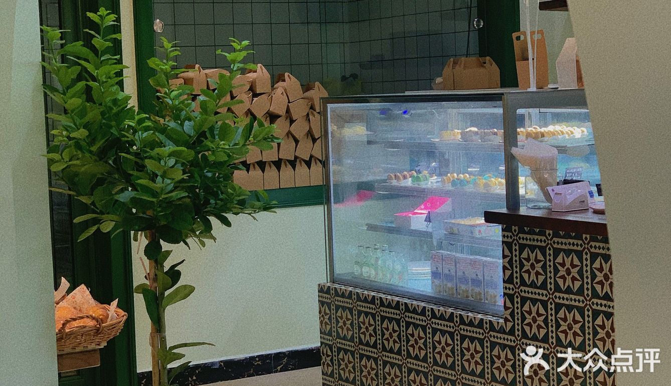 Greenhouse·绿房子甜品店 路过就被它的装修深深吸引