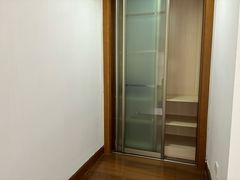 -珠海拱北口岸智选假日酒店