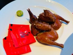 沙田玻璃乳鸽-馋遇江南·精致湖景雅宴(东方之门店)