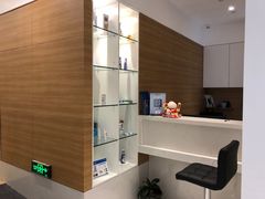 -瑞尔齿科(上海长风大悦城店)