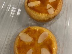 芋泥蛋黄酥-鲍师傅糕点(永安里店)