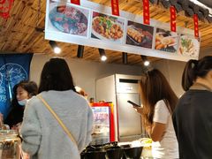 -爆炸头阿姨小四川正宗川味小吃(无任何分店)
