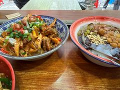 -爆炸头阿姨小四川正宗川味小吃(无任何分店)