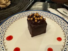 -LES ELITES 英集荟(南京西路店)