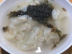 民国传统小馄饨-凤起龙游老面包子(凯德晶品店)