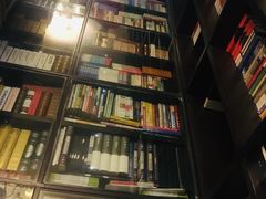 -钟书阁(松江泰晤士小镇店)