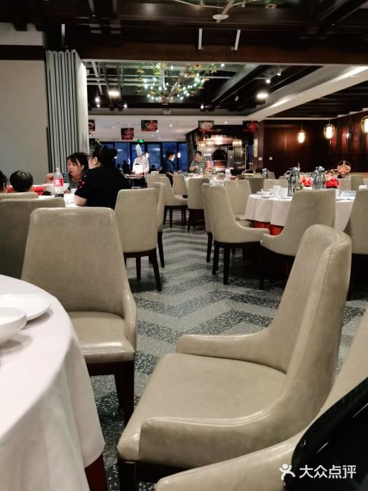 大鸭梨烤鸭店(古城店)大堂图片